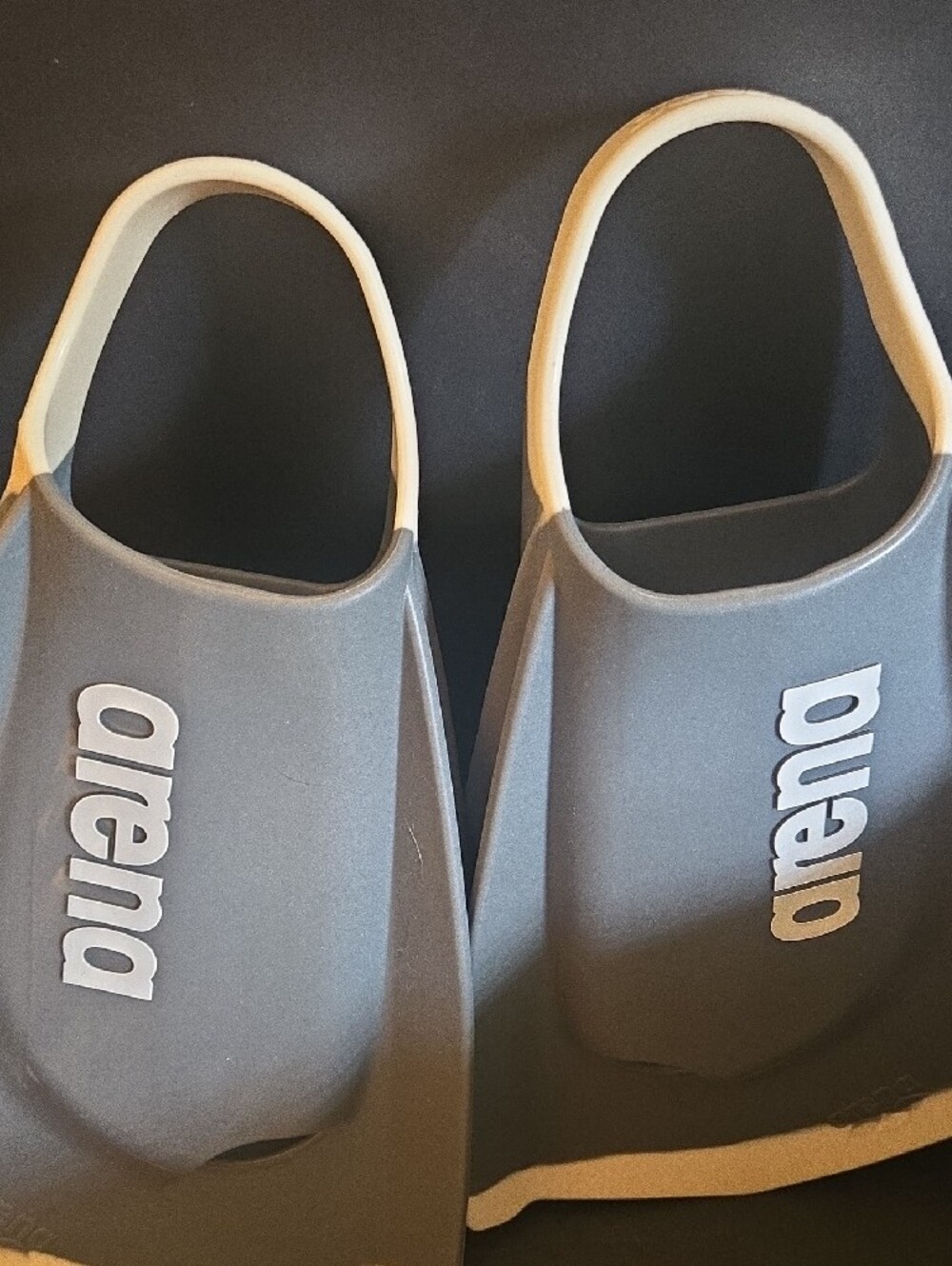 Arena Limited Edition Men's Short Training Swim Fins - Gray/White - Picture 7 of 16